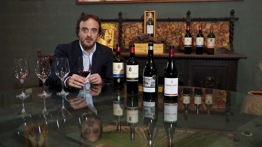 Un vino con Martínez Lacuesta (2023)